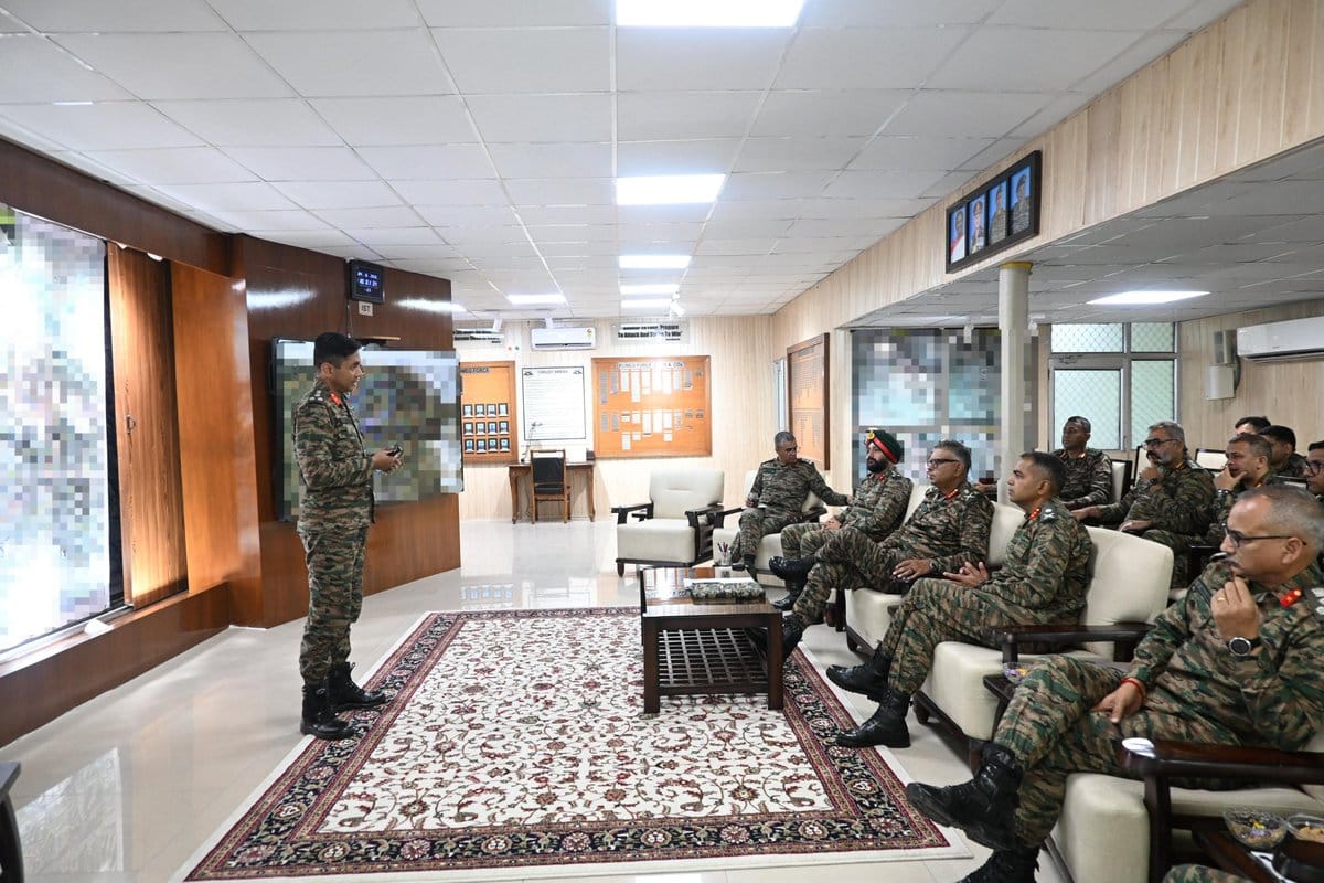 GOC White Knight Corps Reviews Operational Preparedness at HQ CIF (Romeo)