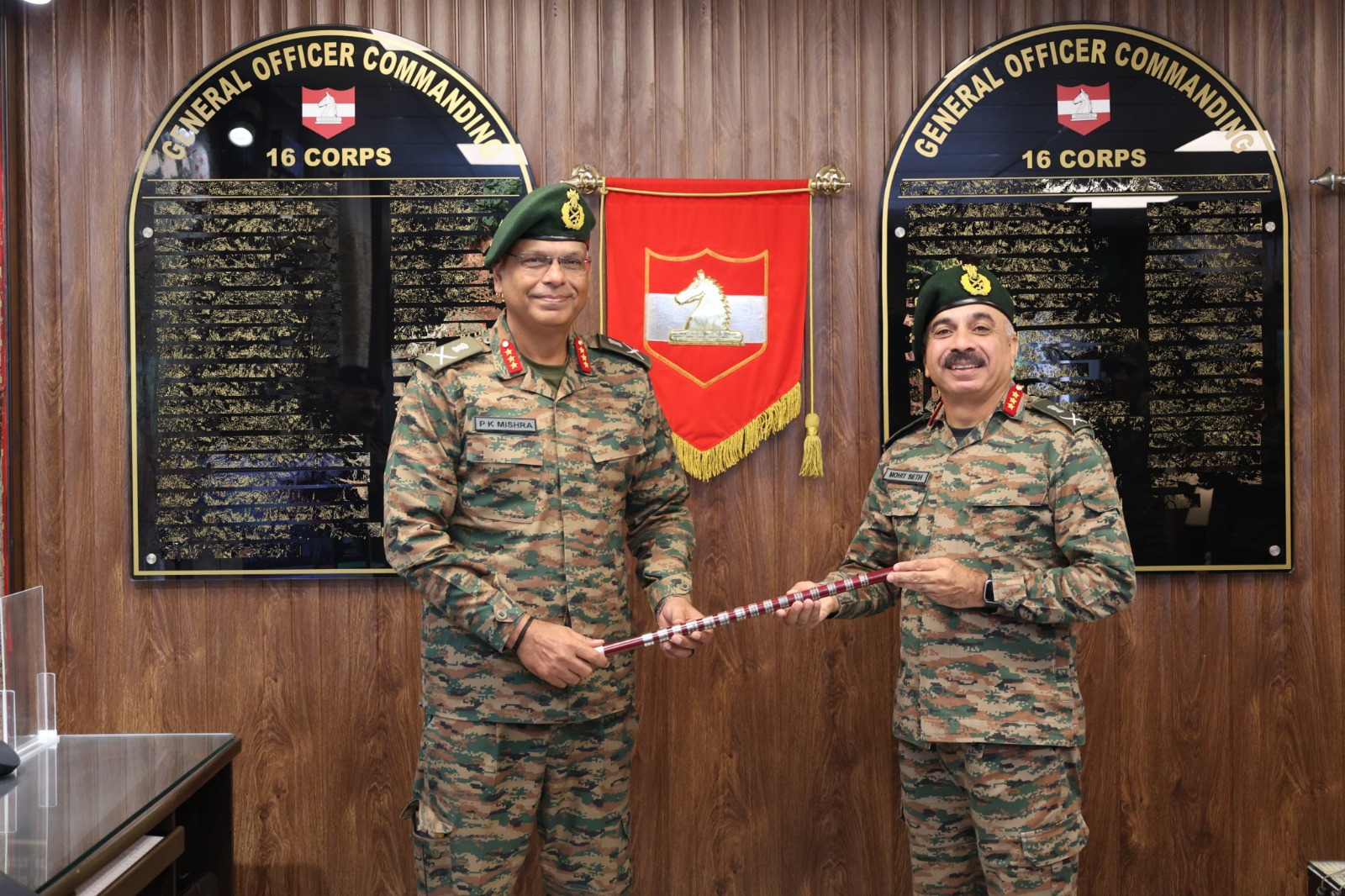 Lt Gen Mohit Seth Takes Over as White Knight Corps Commander in Jammu